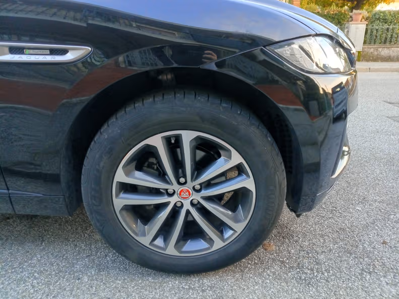 Jaguar F-Pace - 33