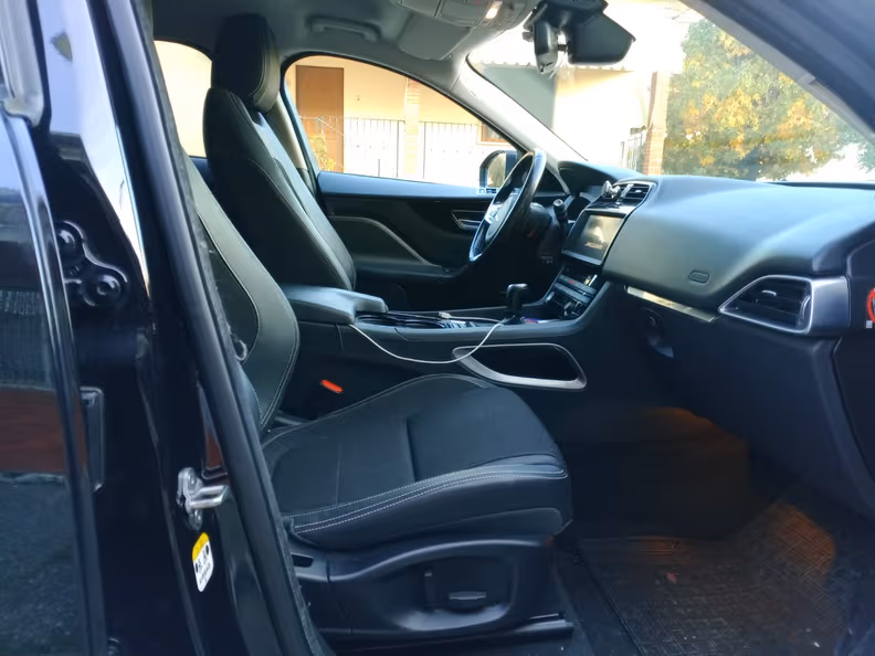 Jaguar F-Pace - 30