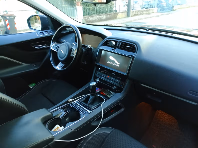 Jaguar F-Pace - 19