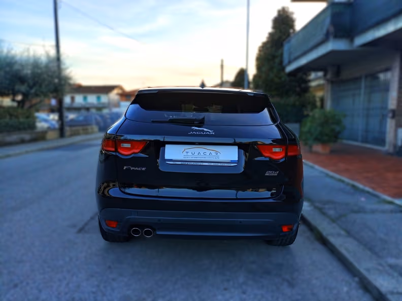 Jaguar F-Pace - 4