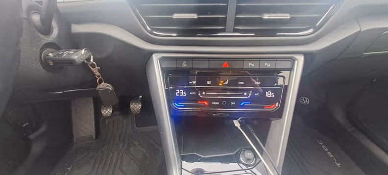 Volkswagen T-ROC - 13