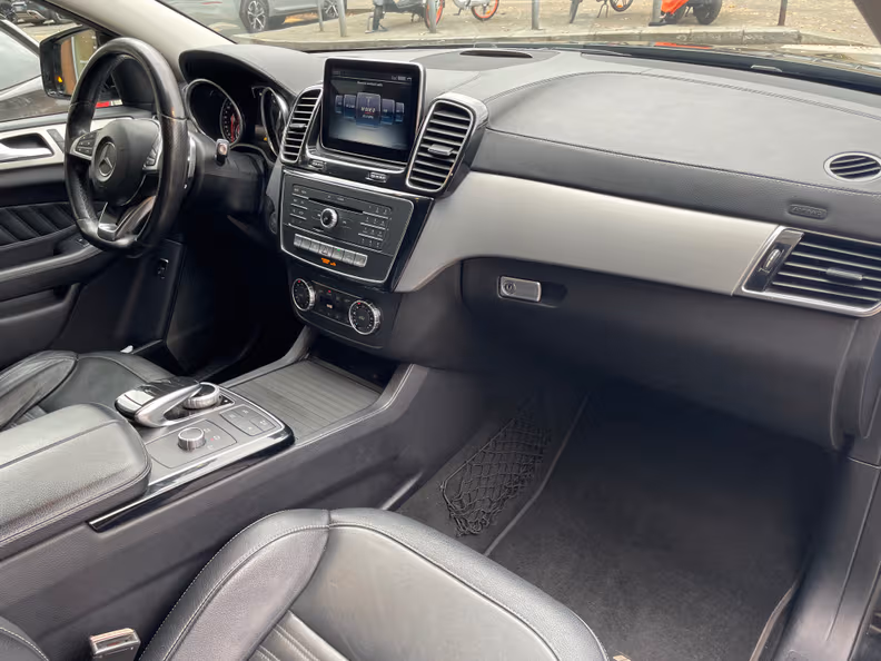 Mercedes-Benz GLE-Class - 9