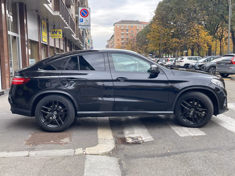 Mercedes-Benz GLE-Class - 20