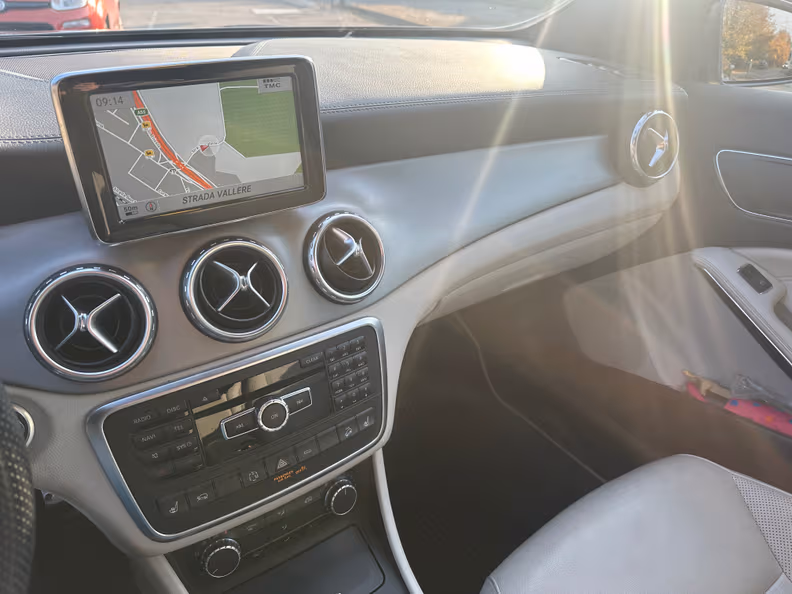 Mercedes-Benz GLA-Class - 15