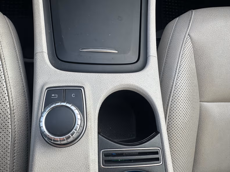 Mercedes-Benz GLA-Class - 36