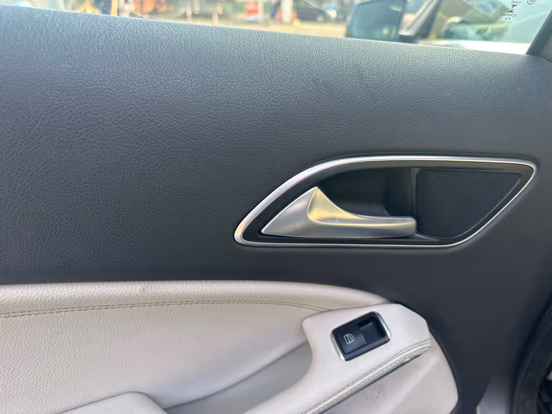 Mercedes-Benz GLA-Class - 28