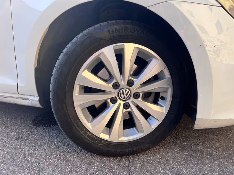 Volkswagen Golf - 43