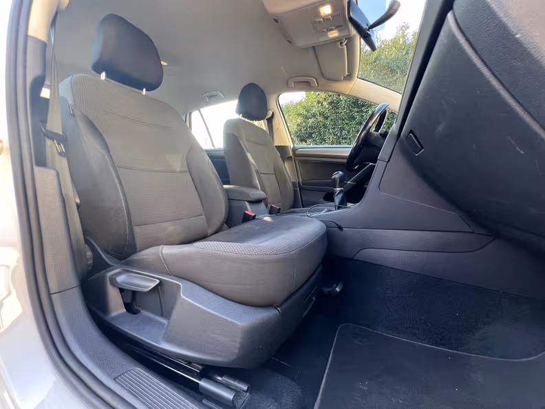 Volkswagen Golf - 24