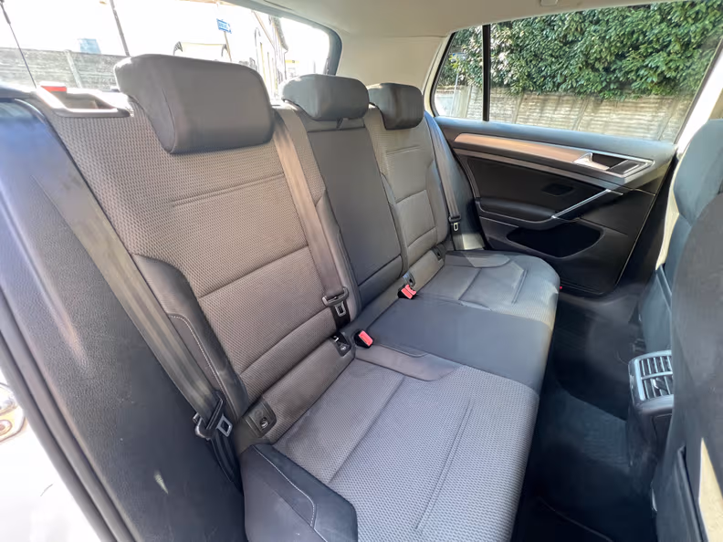 Volkswagen Golf - 30