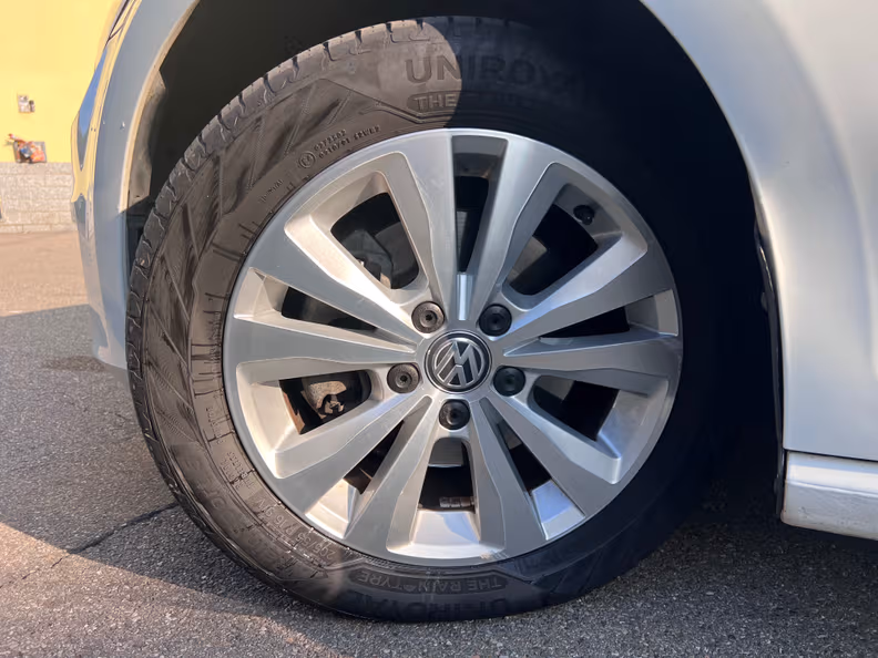 Volkswagen Golf - 42