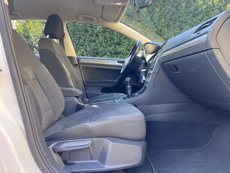 Volkswagen Golf - 23