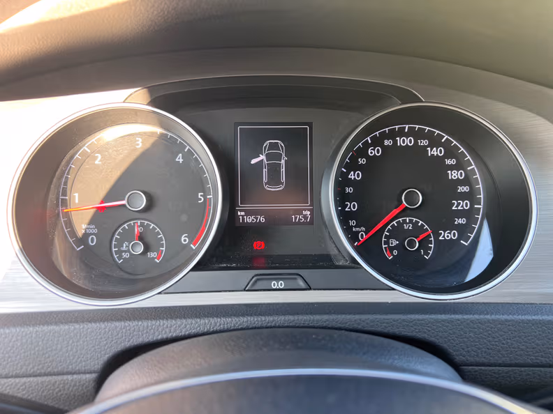 Volkswagen Golf - 11