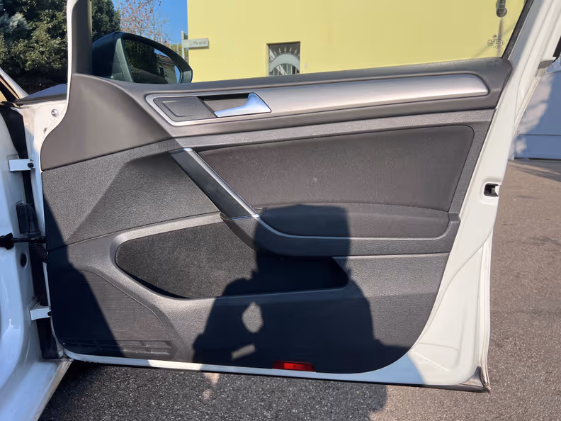 Volkswagen Golf - 36