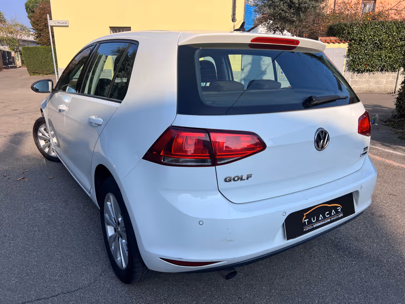 Volkswagen Golf - 41