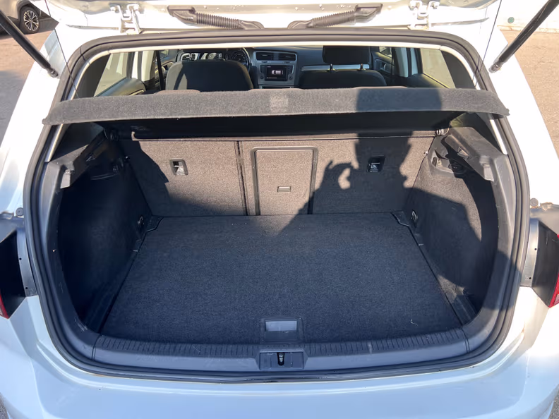 Volkswagen Golf - 10