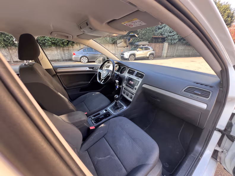 Volkswagen Golf - 26