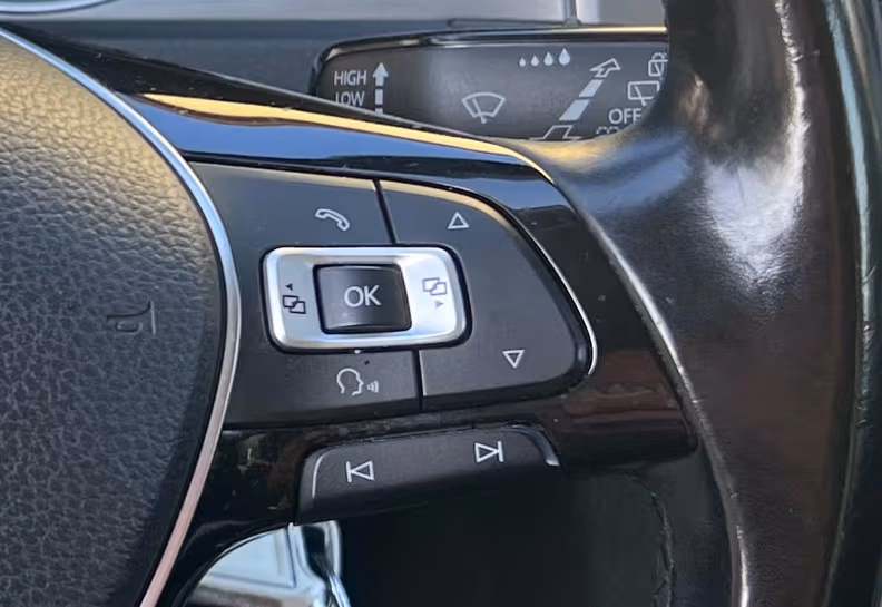 Volkswagen Golf - 17