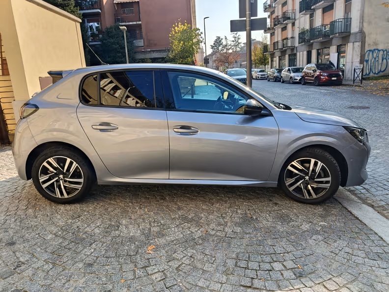 Peugeot 208 - 4