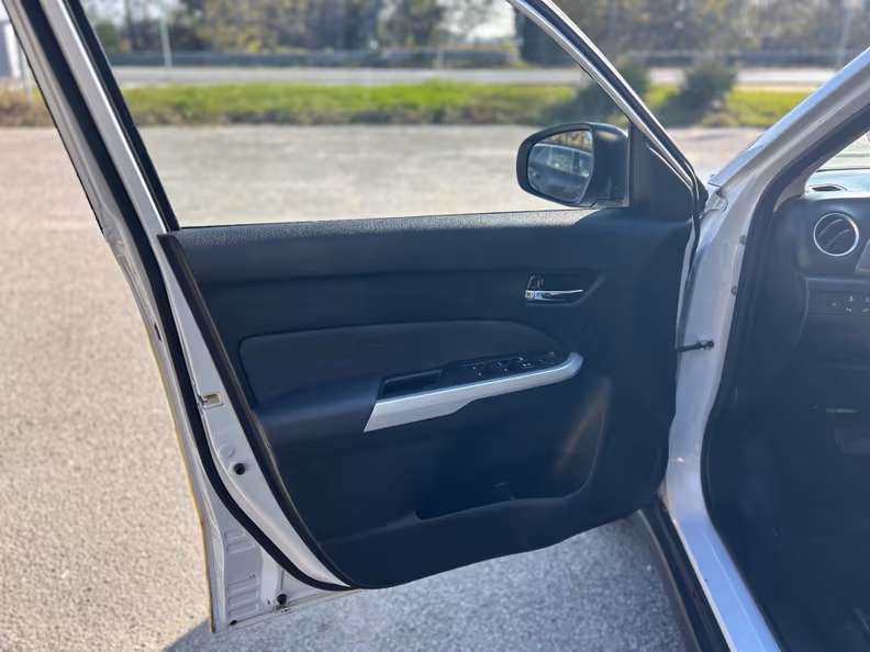 Suzuki Vitara / e Vitara - 12