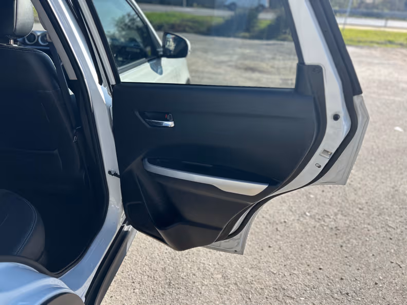 Suzuki Vitara / e Vitara - 25