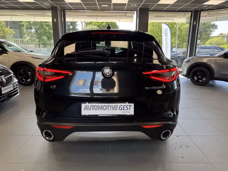 Alfa Romeo Stelvio - 4