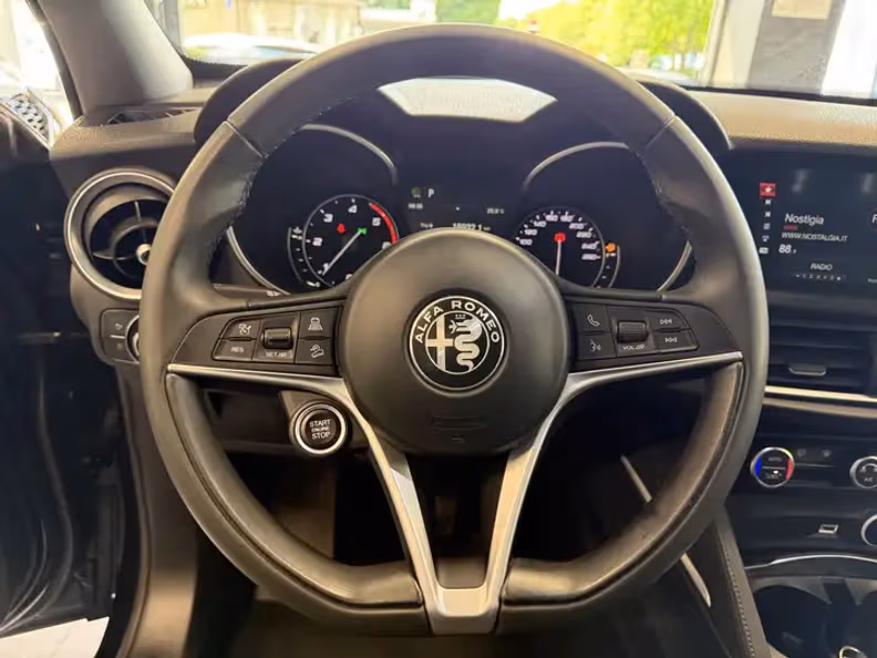 Alfa Romeo Stelvio - 14