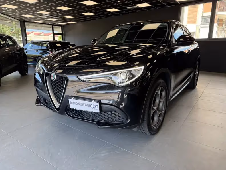Alfa Romeo Stelvio - 1