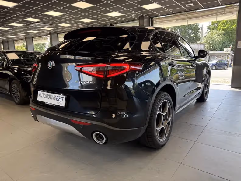 Alfa Romeo Stelvio - 5