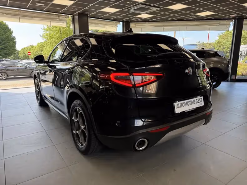 Alfa Romeo Stelvio - 3