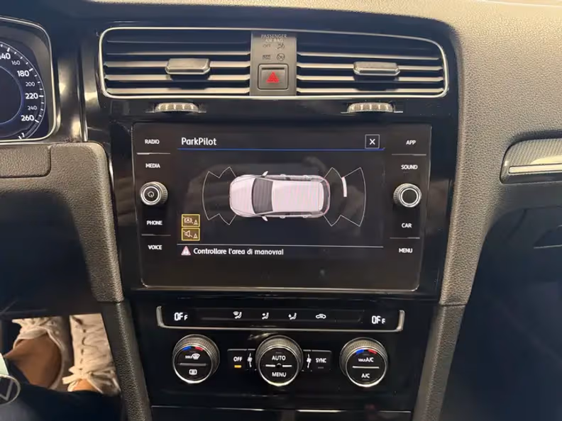 Volkswagen Golf - 15