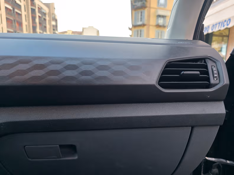 Volkswagen T-Cross - 22