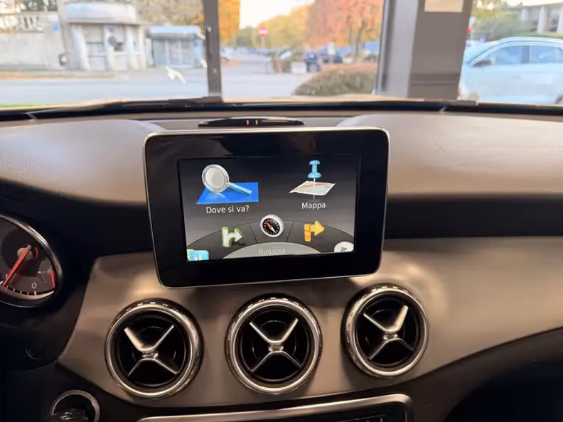 Mercedes-Benz GLA-Class - 15