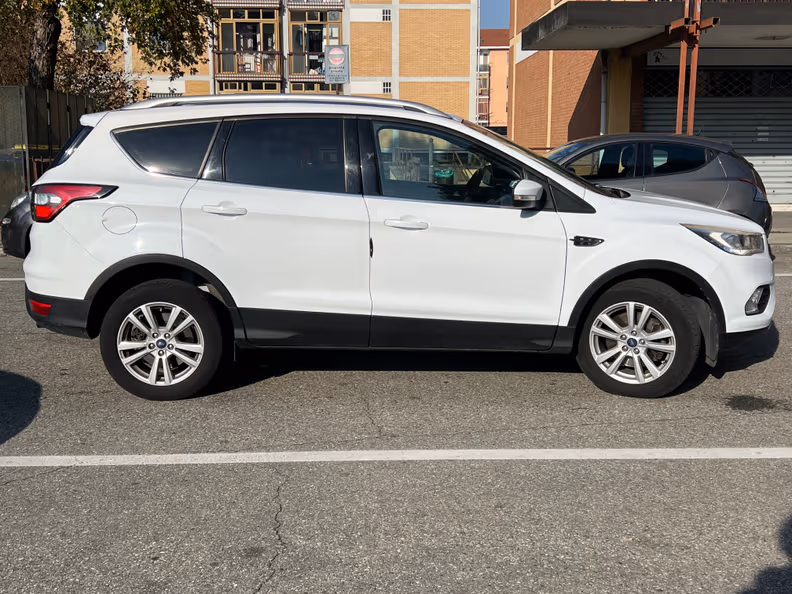 Ford Kuga - 4