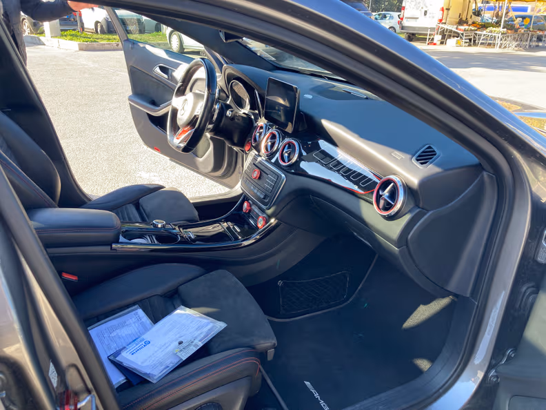 Mercedes-Benz GLA-Class - 60