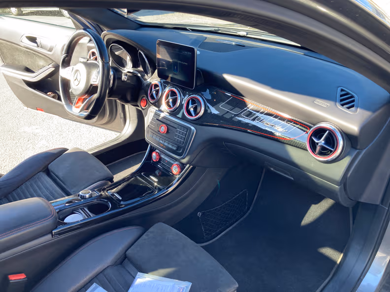 Mercedes-Benz GLA-Class - 61