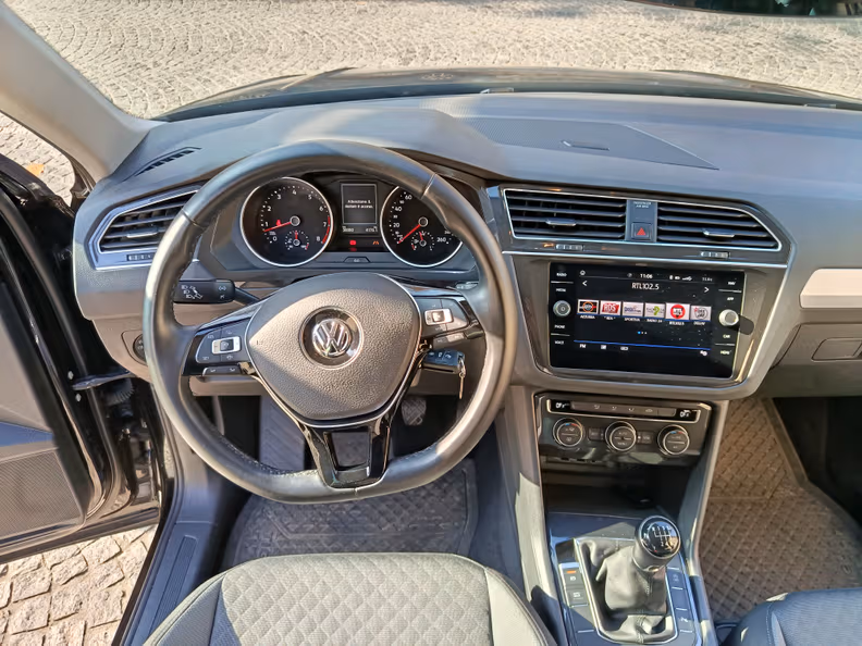 Volkswagen Tiguan - 28
