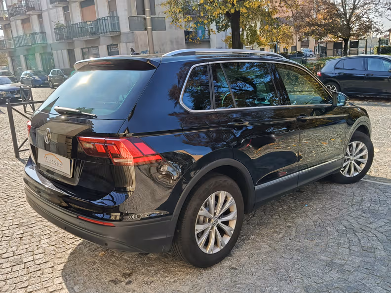 Volkswagen Tiguan - 5
