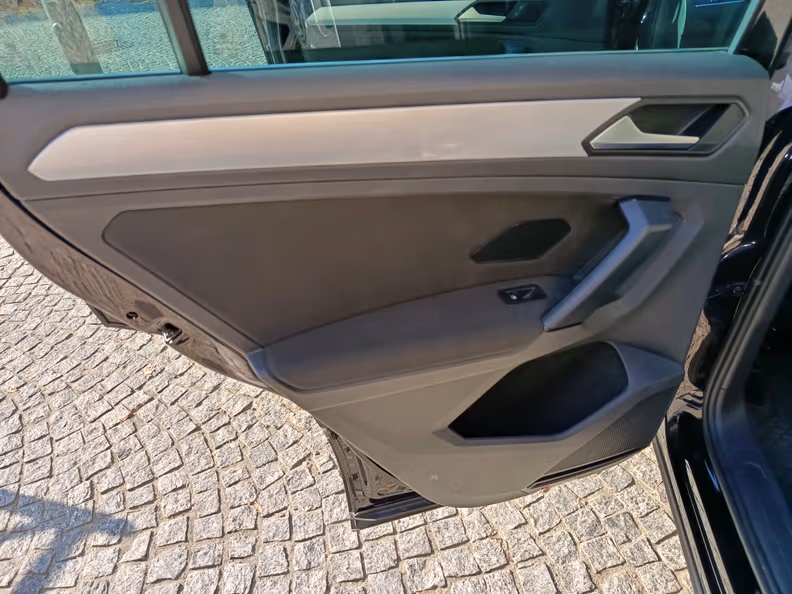 Volkswagen Tiguan - 38