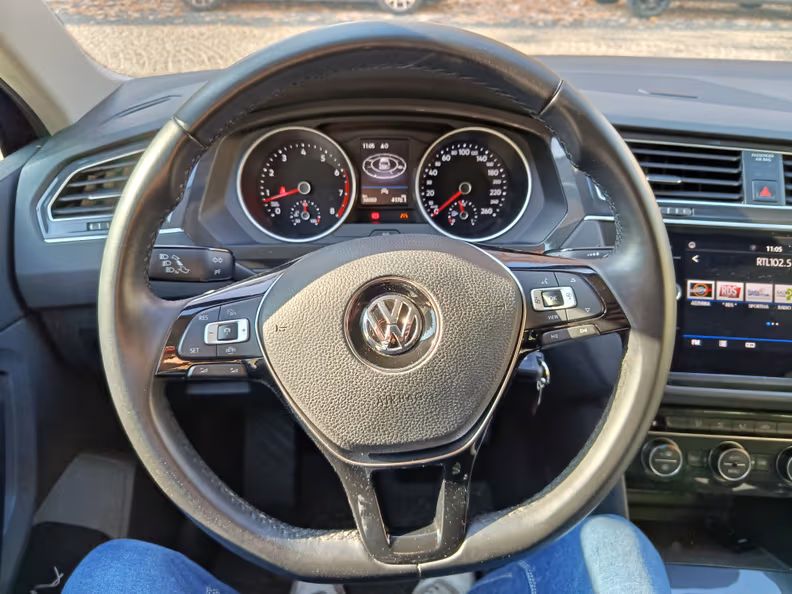 Volkswagen Tiguan - 13