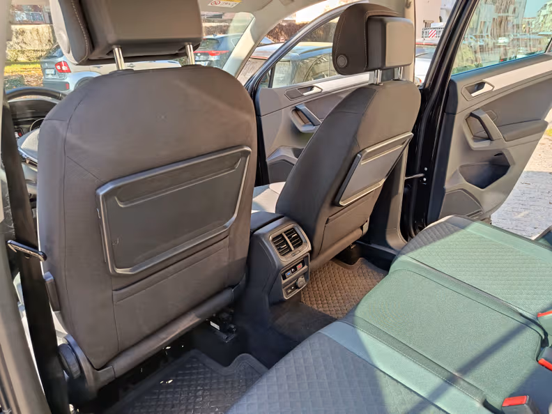 Volkswagen Tiguan - 32