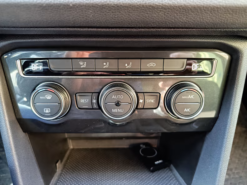 Volkswagen Tiguan - 16