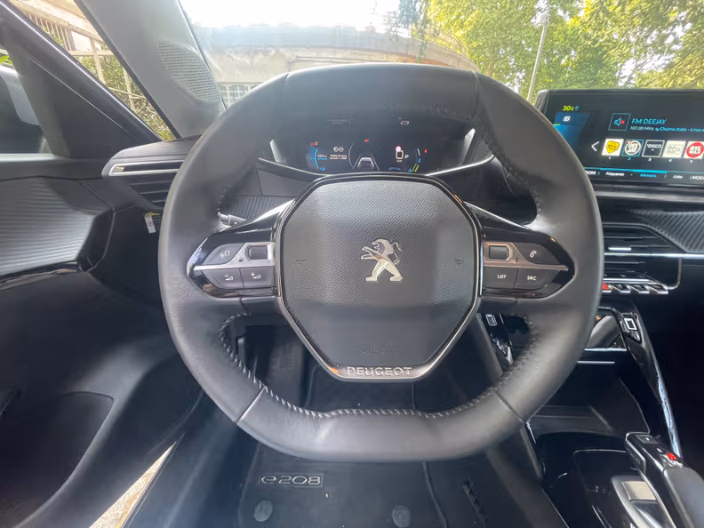 Peugeot 208 - 14
