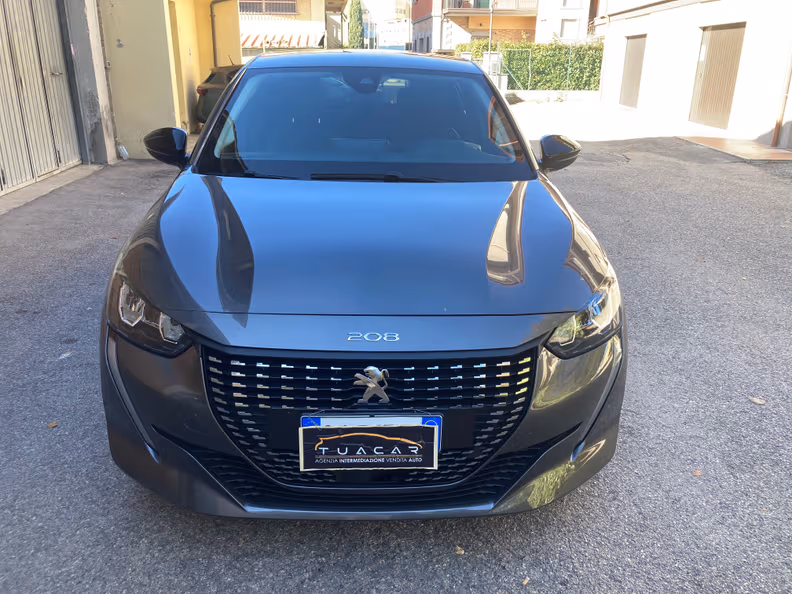 Peugeot 208 - 35