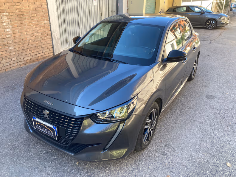 Peugeot 208 - 4
