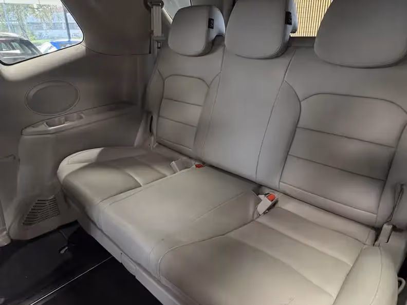 Ssangyong/kgm Rodius - 12