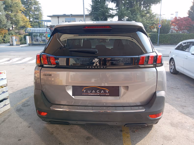 Peugeot 5008 - 5