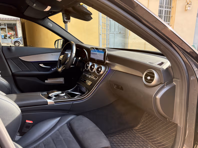 Mercedes-Benz C-Class - 22