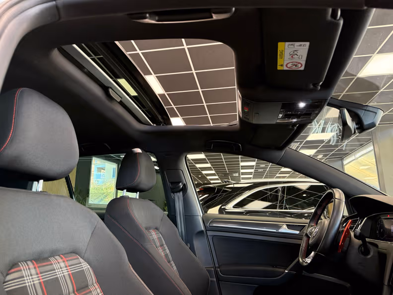 Volkswagen Golf - 19