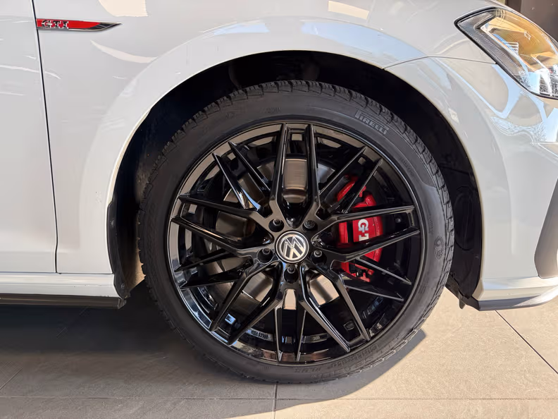 Volkswagen Golf - 9