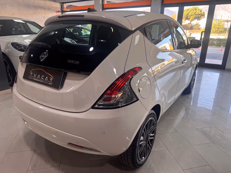Lancia Ypsilon - 4